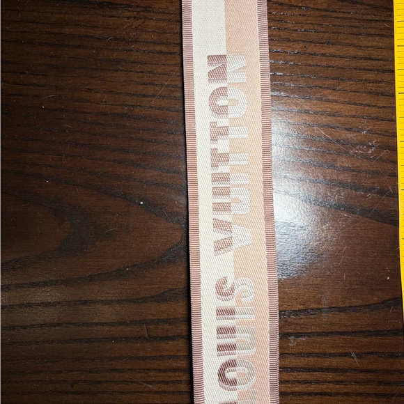 NEW Authentic Louis Vuitton Beige Monogram Canvas Strap – Cluny GM - Picture 2 of 7